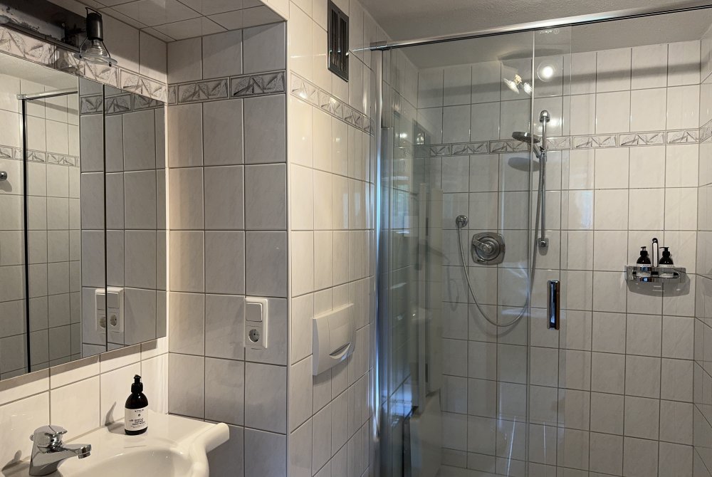 img_5693_2024-06-23_10_57_46.jpg img_5693_2024-06-23_10_57_46.jpg