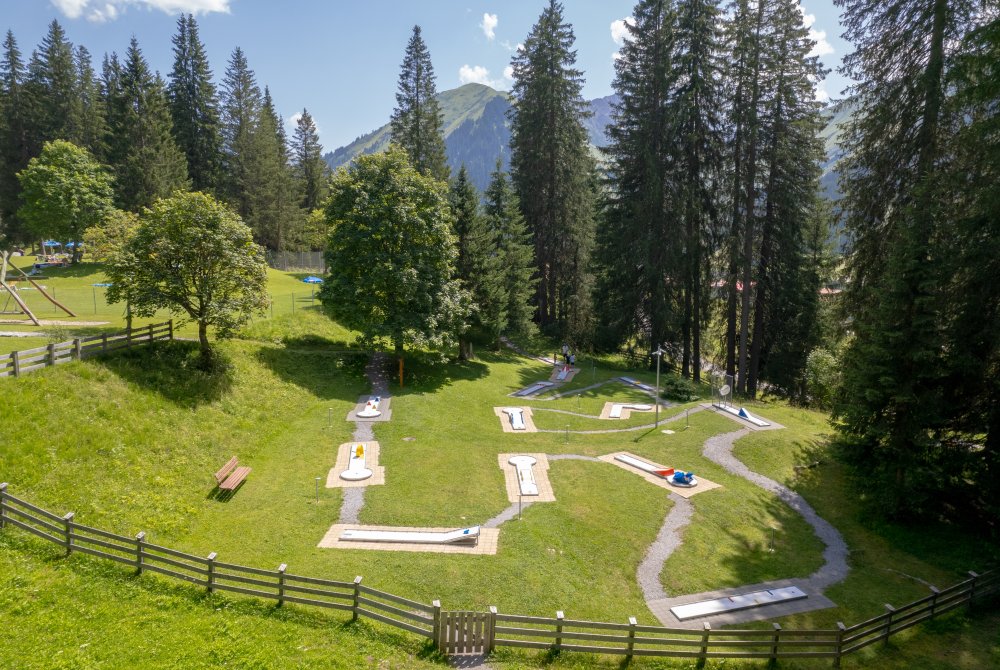 baerenarena-berwang-minigolf-c-tiroler-zugspitz-arena-lea-zotz.jpg